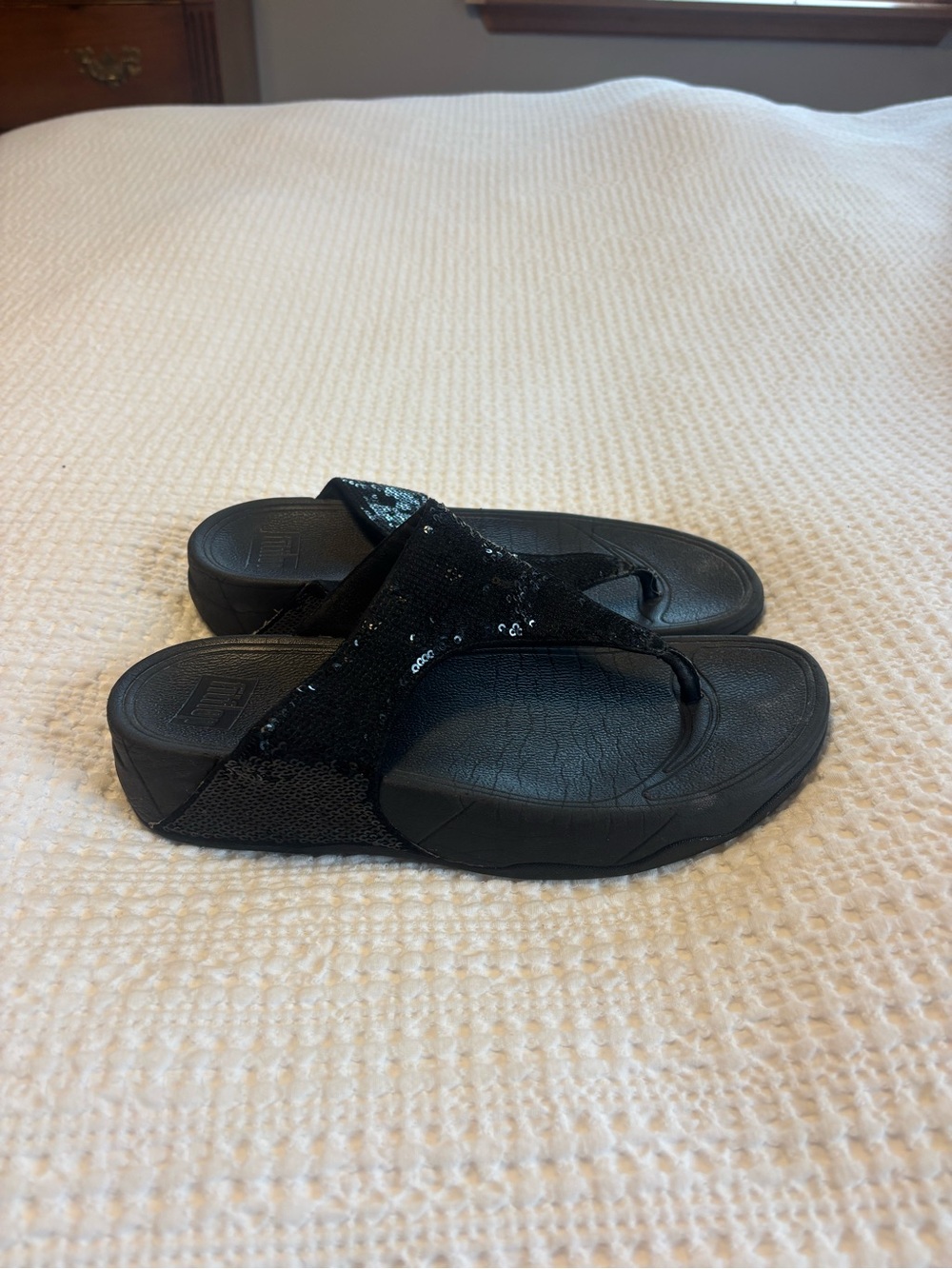 Fit flop Black Sequin Platform Thong Sandals